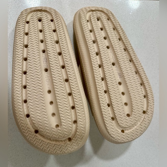 Joomra Slippers Unisex Non Slip
QuickDrying Shower Slides Bat
Sz 6 - Picture 5 of 8